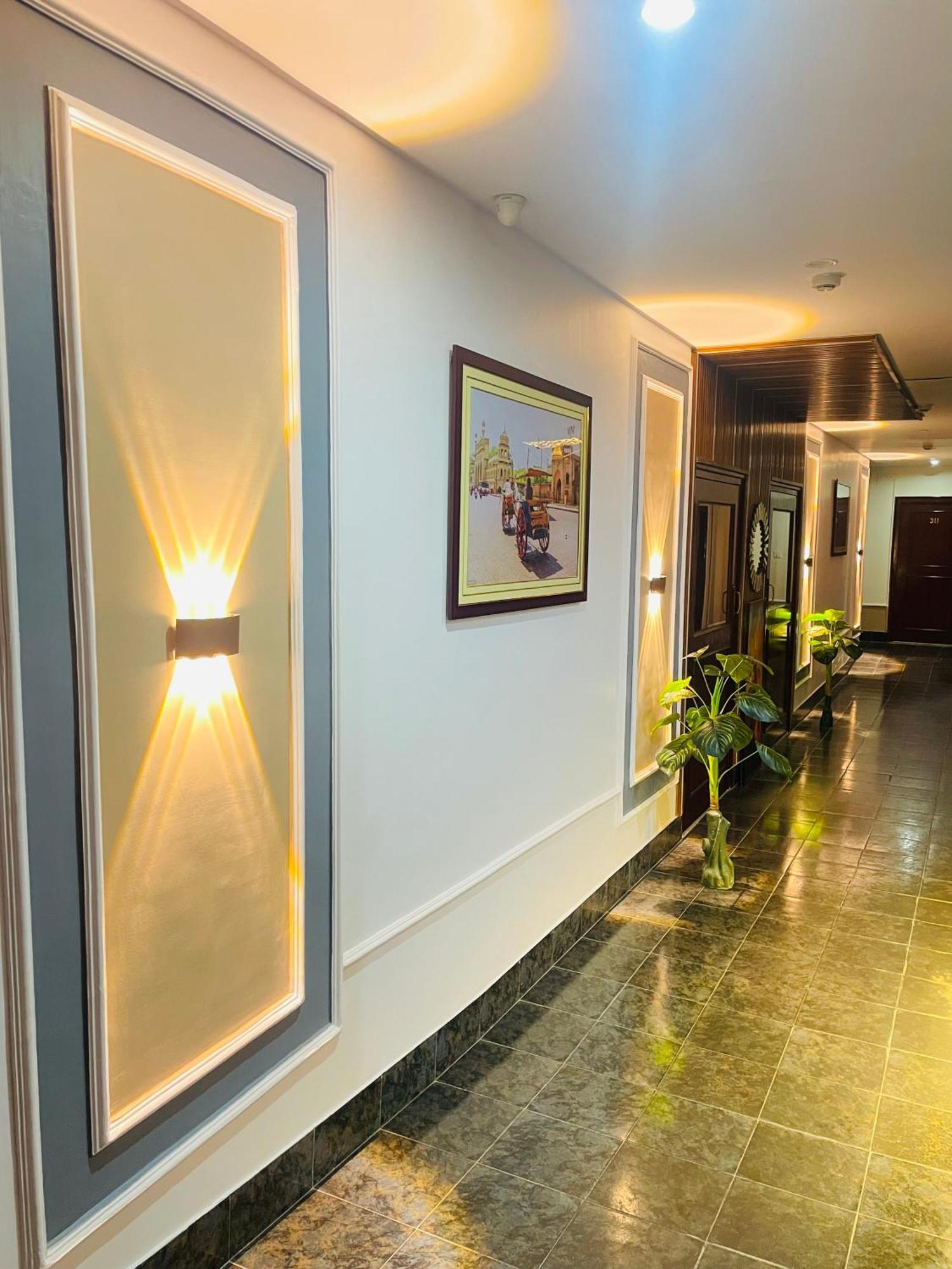 The Royal Presidency Inn Lucknow Bagian luar foto