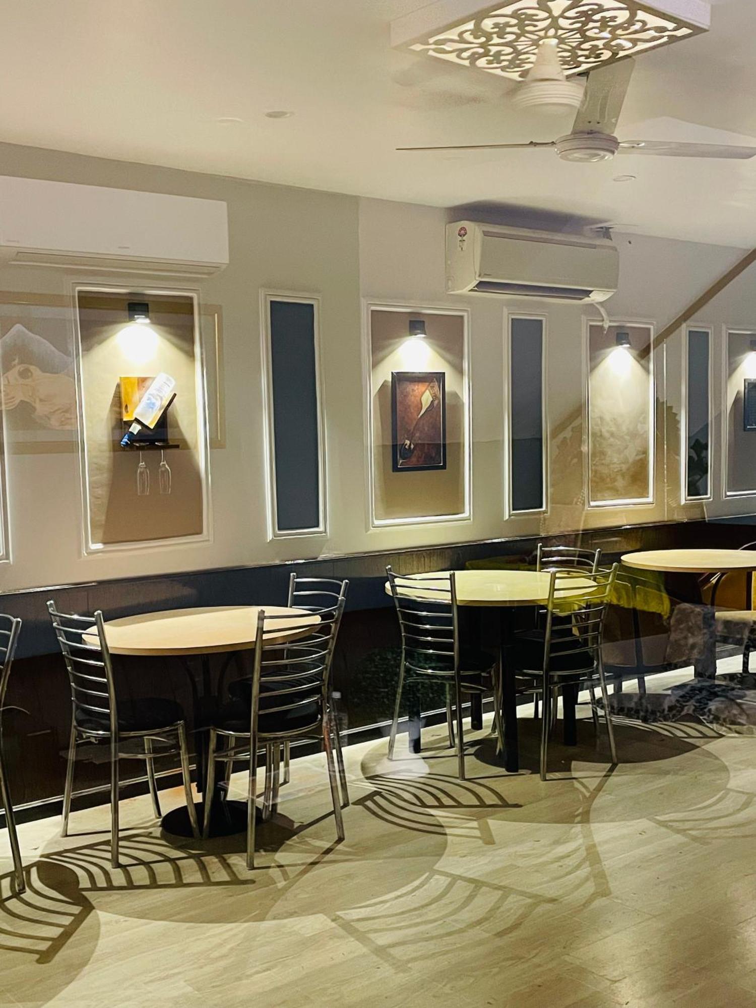 The Royal Presidency Inn Lucknow Bagian luar foto