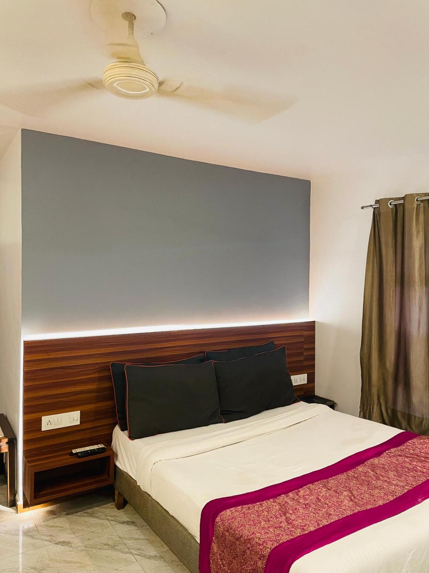 The Royal Presidency Inn Lucknow Bagian luar foto