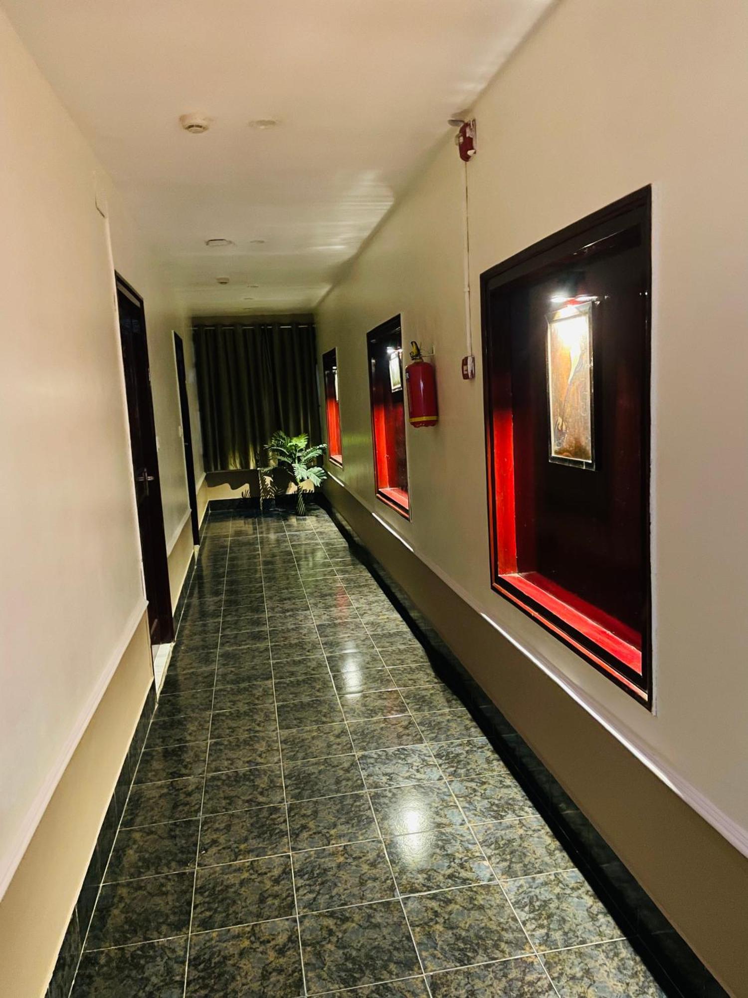 The Royal Presidency Inn Lucknow Bagian luar foto