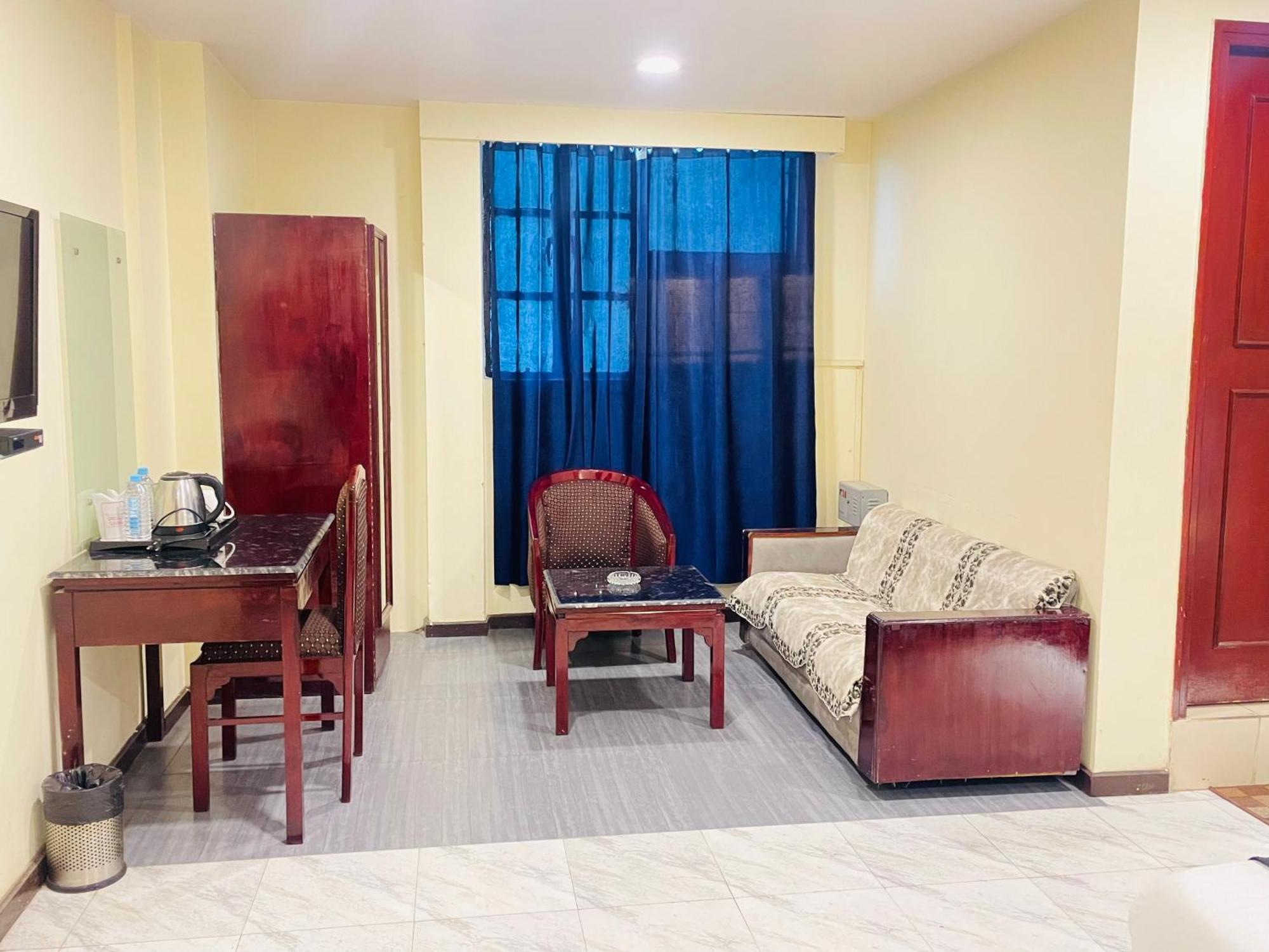 The Royal Presidency Inn Lucknow Bagian luar foto